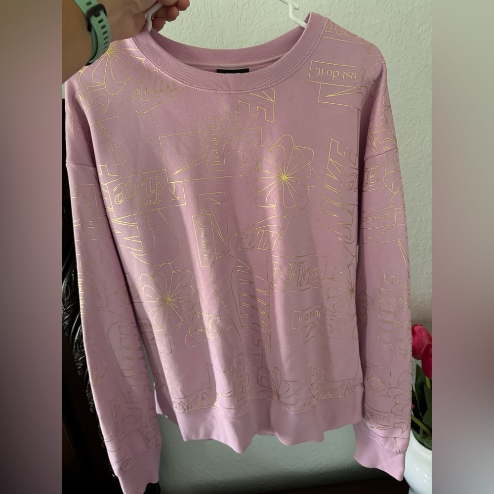Nike Light Pink Sweatshirt with Gold Details
